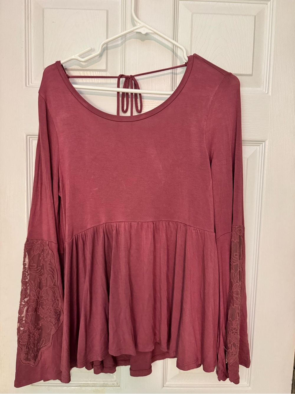 American Eagle Soft & Sexy lace sleeve top size M